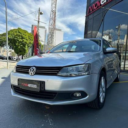 VOLKSWAGEN JETTA 2.0 COMFORTLINE FLEX 4P MANUAL